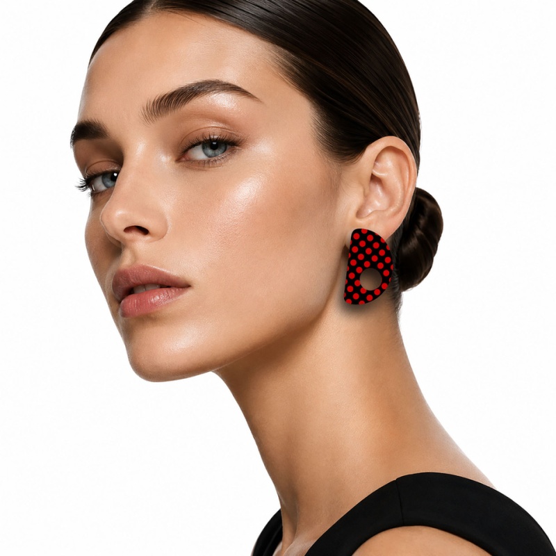 Amelie Dot Red Model.jpeg